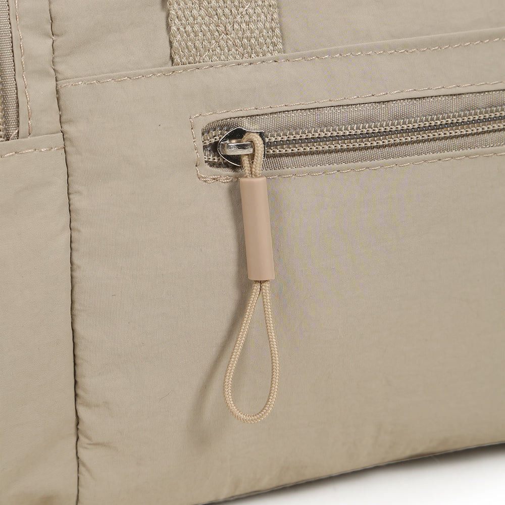 【Durlapue】Nylon waterproof large capacity gym messenger bag stylish simple portable handbag