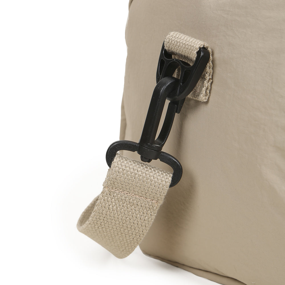 【Durlapue】Nylon waterproof large capacity gym messenger bag stylish simple portable handbag