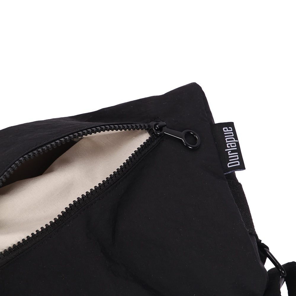 【Durlapue】Solid color nylon casual shoulder bag fashionable and versatile sports messenger bag