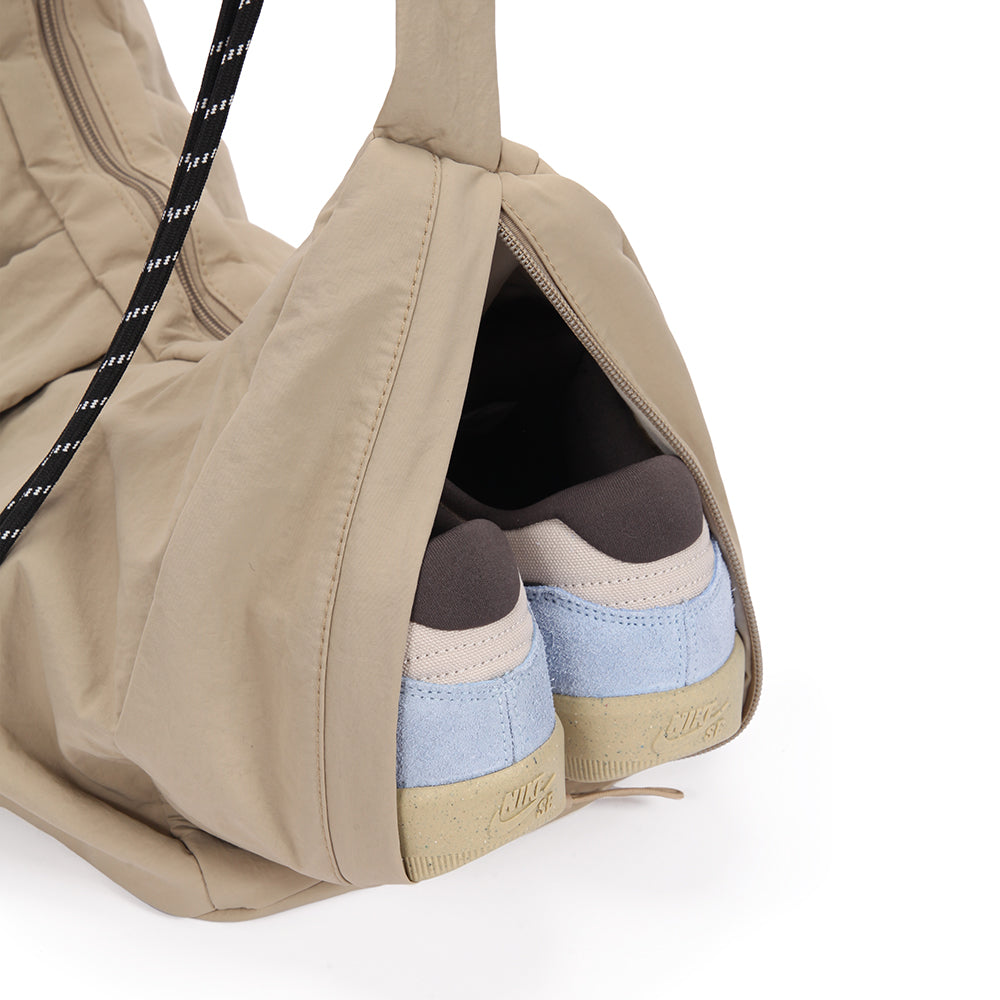 【Durlapue】Nylon waterproof lightweight shoulder bag Fashionable simple solid color yoga messenger bag