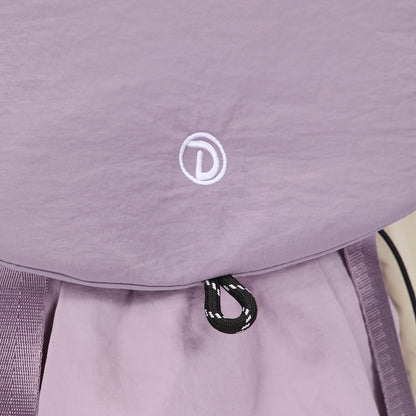 (Durlapue) Minimalist color-blocked flap drawstring backpack, can hold a 13-inch laptop.