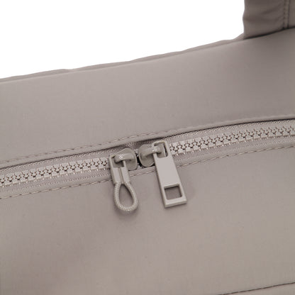 (Durlapue)Large capacity lightweight laptop bag can hold a 13-inch laptop.