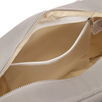 (Durlapue)Large capacity lightweight laptop bag can hold a 13-inch laptop.